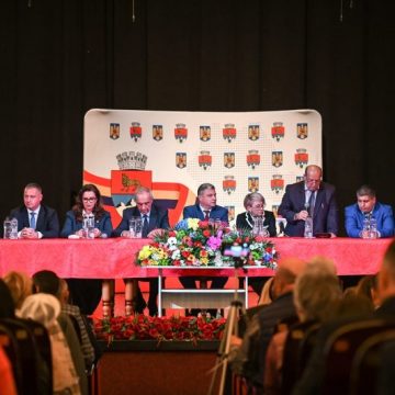 Ședința de reînvestire în funcție a primarului Lucian Resmeriță, ca o sărbătoare a comunității locale din Lupeni