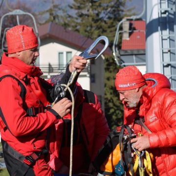 Pregătire profesională pentru salvamontiști la Straja