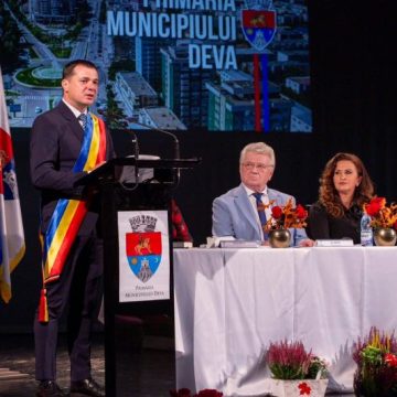 Primarul social-democrat Lucian Rus a preluat oficial conducerea administrației locale din Deva
