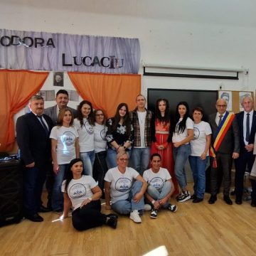 Omagiu adus sopranei Teodora Lucaciu la cea mai veche școală din Vulcan