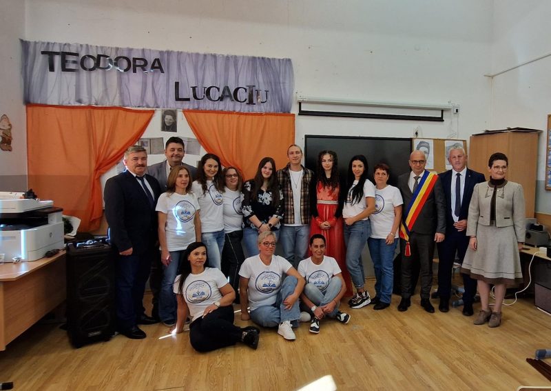 Omagiu adus sopranei Teodora Lucaciu la cea mai veche școală din Vulcan