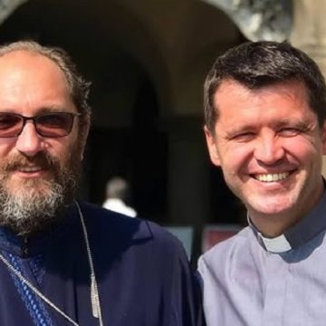 Dialog literar al preoților Constantin Necula – Francisc Doboș la Salonul Hunedorean al Cărții de la Deva