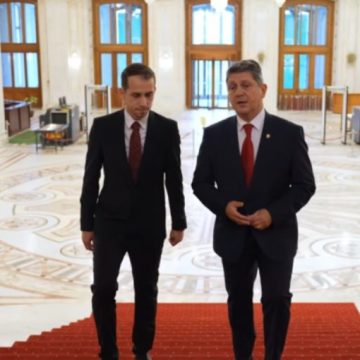 Sfaturile unui politician de top pentru tânărul candidat al PSD din Valea Jiului pentru Camera Deputaților, Beniamin Coțan