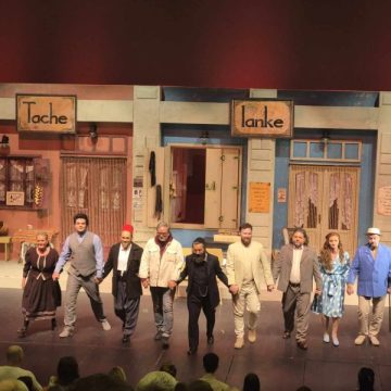 „Tache, Ianke și Cadâr”, premieră cu spectacol de mare artă pe scena Teatrului „I.D. Sârbu” din Petroșani