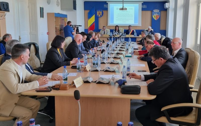 Municipiul Hunedoara are, de astăzi, echipă completă în conducerea administrației locale