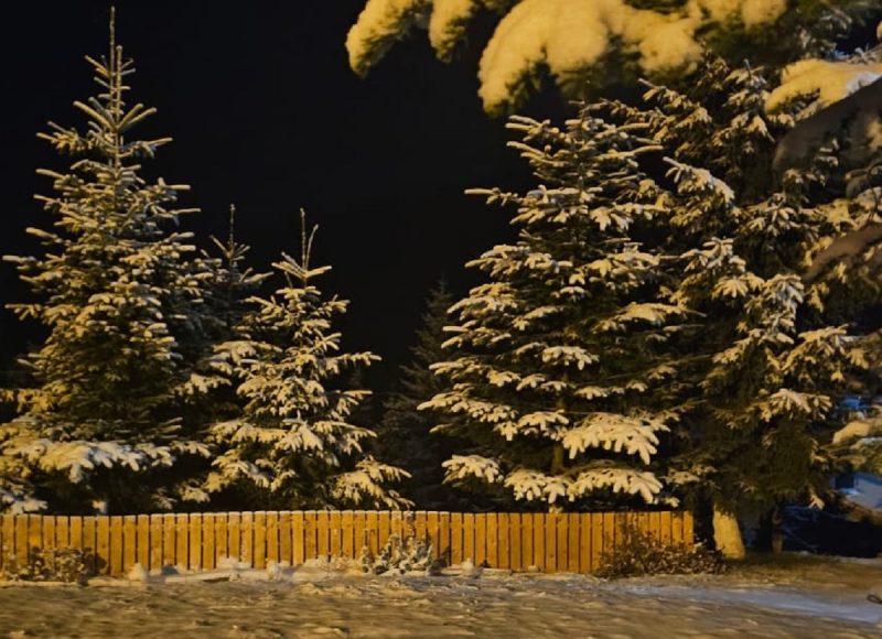 Stațiunile din Valea Jiului au îmbrăcat mantia albă a zăpezii