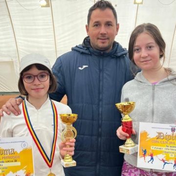 Rezultate remarcabile pentru sportivii din Petroșani la „Cupa Jiul” la tenis de câmp