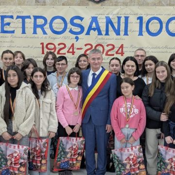 „Petroșani 100” și viziunea elevilor asupra orașului în 100 de desene