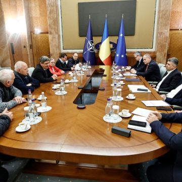 Consultări între premierul Marcel Ciolacu și reprezentanții sindicatelor din transporturi feroviare, silvicultură, agricultură, siderurgie și minerilor din Valea Jiului și Oltenia