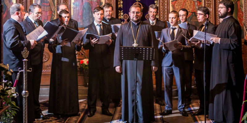 Corala „Sacerdotes” aduce bucuria colindelor în Biserica „Sf. Mihail și Gavril” din Vulcan