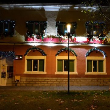 ”Atelierul lui Moș Crăciun” se deschide la Biblioteca județeană „Ovid Densușianu”