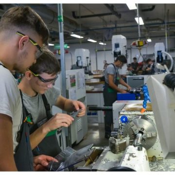 CJH și ISJ, parteneri pentru dezvoltarea învățământului dual în județul Hunedoara