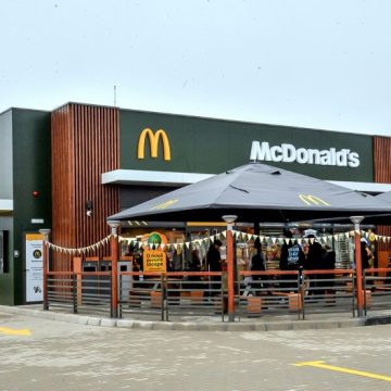 McDondald’s a deschis la Hunedoara, restaurantul nr. 105 în România