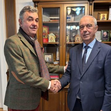 Președintele CJH, Laurențiu Nistor premiat pentru susținerea Programului de Telemedicină al Salvital