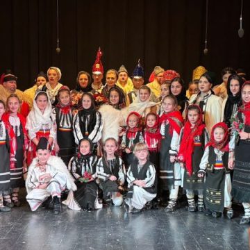 Tezaur de colinde românești, în spectacolul de gală al clasei de canto Simona Ionașc