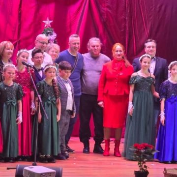 ”Brăduțul de argint” împodobit la Vulcan cu cele mai frumoase voci de copii