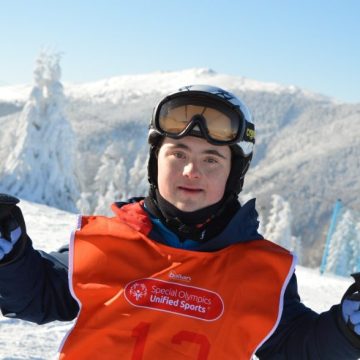 Bravii sportivi ai „Special Olympics Team” România caută sprijin pentru participarea la Jocurile Special Olympics de Iarnă de la Torino