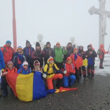 Uniți în cuget și-n simțiri, la „Hora Unirii” de la Pasul Vîlcan