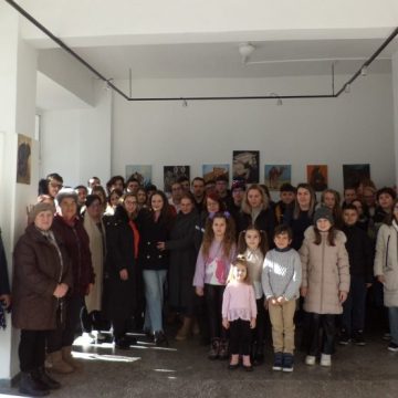 Debut expozițional Bianca Voronianu la Galeria de arte „Iosif Tellmann” din Lupeni
