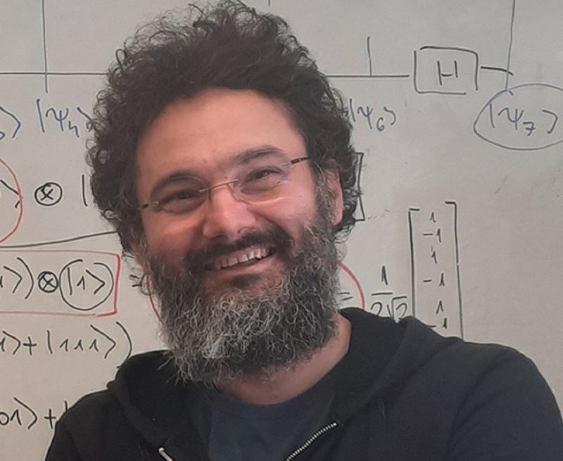 Fostul olimpic la matematică, Mihai Udrescu, din Brad conduce astăzi un masterat în Quantum Computing și rețeaua de comunicații cuantice de la UPT