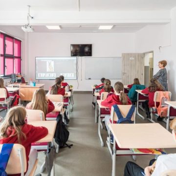 În Regiunea Vest  se pot depune proiecte pentru investiții în modernizarea grădinițelor, școlilor și liceelor publice