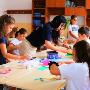 Ştiinţescu vine la Hunedoara cu un atelier practic pentru mentori pasionaţi de ştiinţe