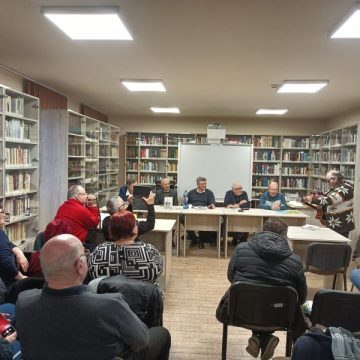 Sorin Micuțiu – Notă de lectură: ”priviri, tablouri și năluci” sau curajul de a scrie versuri