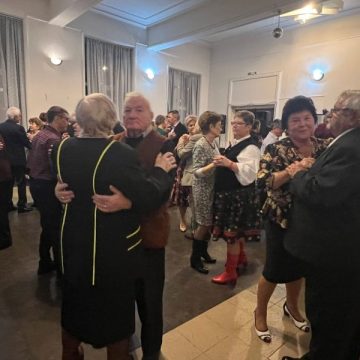 Balul de Fărșang cu oaspeți de seamă în comunitatea maghiară din Valea Jiului