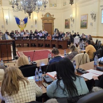Întâlnire de lucru la Consiliul Județean Hunedoara privind Oportunitățile de finanțare pentru administrațiile locale și companiile de utilități