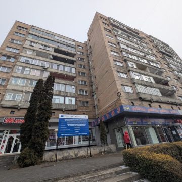 La Petroșani a început reabilitarea termică a altor două blocuri turn din centrul localității