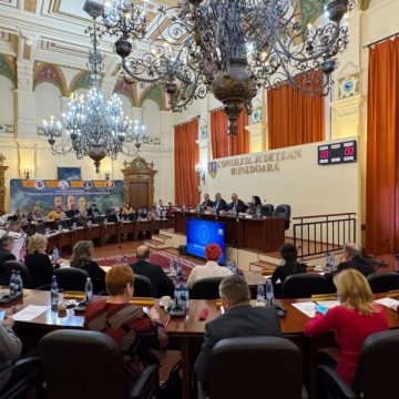 Sumele din impozitul pe venit au fost distribuite de CJH către primăriile din județ