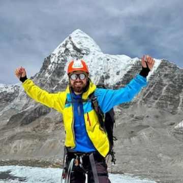 Alpinistul Adrian Ahrițculesei pornește în aventura cuceririi Vârfului Puncak Jaya, cel mai înalt munte din Oceania