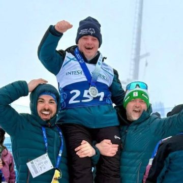 Bravul sportiv vulcănean Tudor Nicolau este vicecampion mondial la schi alpin