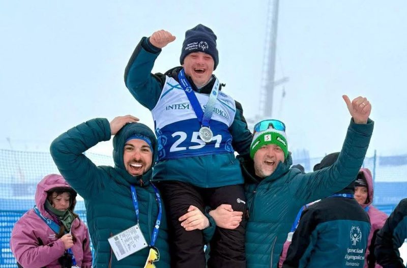 Bravul sportiv vulcănean Tudor Nicolau este vicecampion mondial la schi alpin