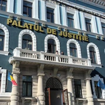 La Deva a fost reinaugurat cel mai frumos Palat de Justiție din România