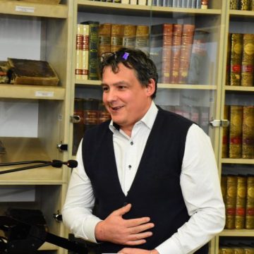 ”Cuvinte din Cuvânt” cu scriitorul Sorin Micuțiu. Episodul 8.