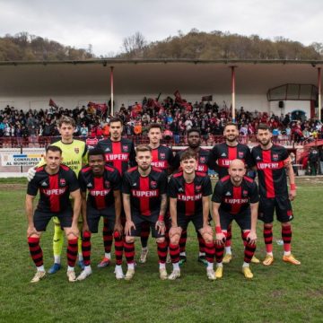 Minerul Lupeni, spectacol în teren dar mai ales în tribune