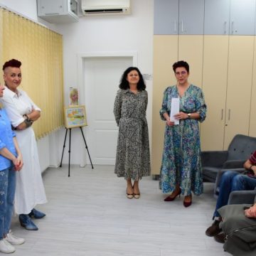 Debut expozițional Victoria David în „Galeria Curcubeu” a Bibliotecii județene „Ovid Densușianu”