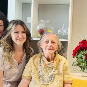 Trei generații de pictorițe, în expoziție la Biblioteca UPT