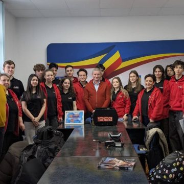 Echipa de robotică „Alpha Bit” de la Colegiul Național „Mihai Eminescu” merge la FIRST Tech Challenge European Premier Event 2025 cu sprijinul Consiliului local Petroșani