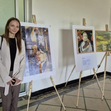 Crâmpeie ale Ținutului Momârlanilor ilustrate în expoziția „Atemporal” a pictoriței Mihaela Danciu