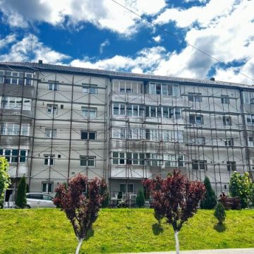 Zeci de blocuri din Lupeni cuprinse în Programul de eficientizare energetică a clădirilor rezidențiale
