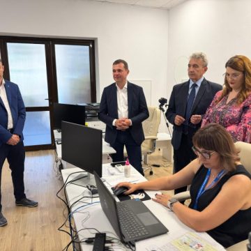 Municipiul Deva este primul oraș din județul Hunedoara care a emis Cartea Electronică de Identitate