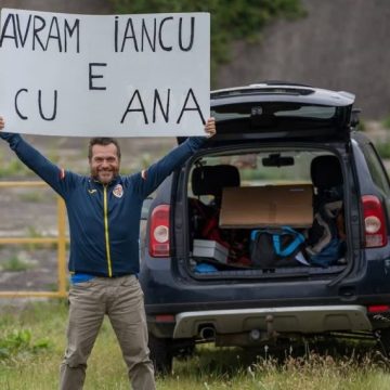 Peste 10.000 de lei s-au donat pentru Ana, în timpul înotului caritabil al lui Avram Iancu de la Oradea