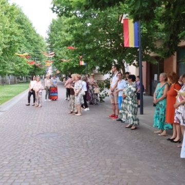 „Artă pentru Viață” la Biblioteca județeană „Ovid Densușianu” din Deva