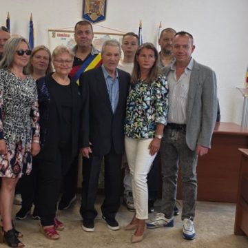 Familiile care au împlinit 50 de ani de căsătorie au fost premiate la Uricani