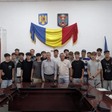Juniorii echipei de fotbal U19 Jiul Petroșani premiați de municipalitate
