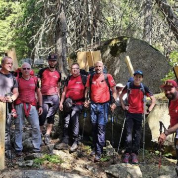 Efort al salvamontiștilor din Lupeni pentru renovarea Refugiului Bucura