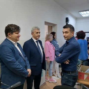 Serviciul pentru eliberarea cărților de identitate electronice a fost lansat și la Petroșani