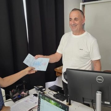 Noile cărți electronice de identitate se eliberează și la Uricani